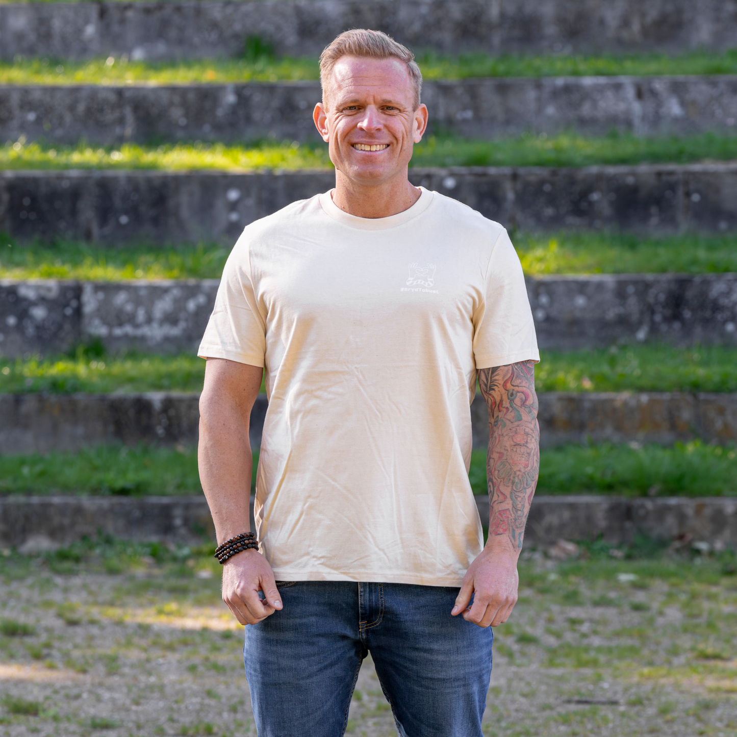 BRYD TABUET SANDFARVET T-SHIRT