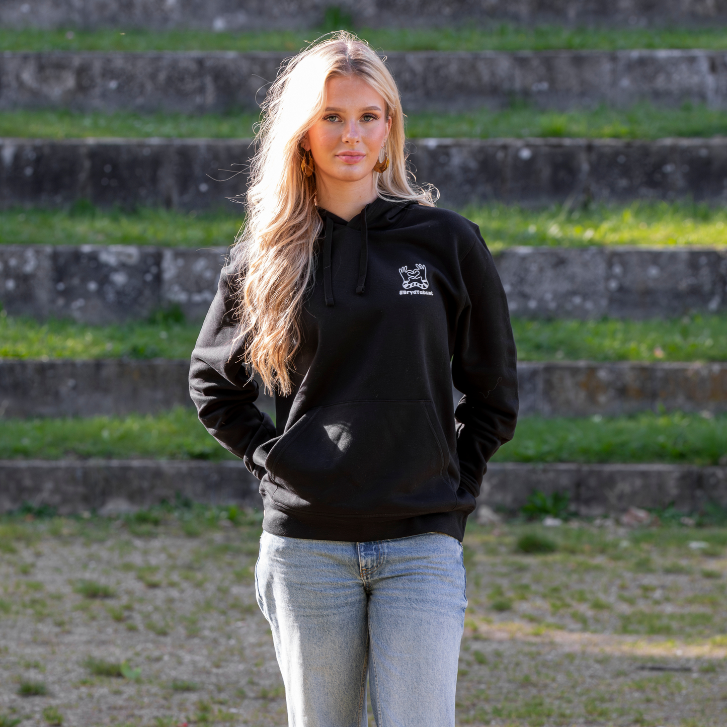 BRYD TABUET SORT HOODIE