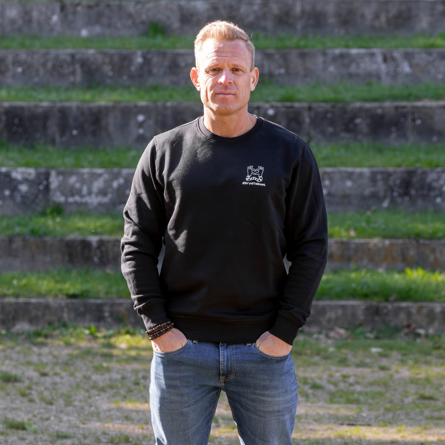 BRYD TABUET SORT SWEATSHIRT